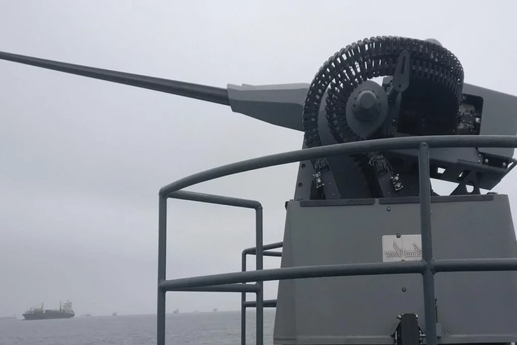 Die ferngesteuerte Waffenstation TYPHOON 30c heißt bei der US-Marine MK38 MOD3 CAP.