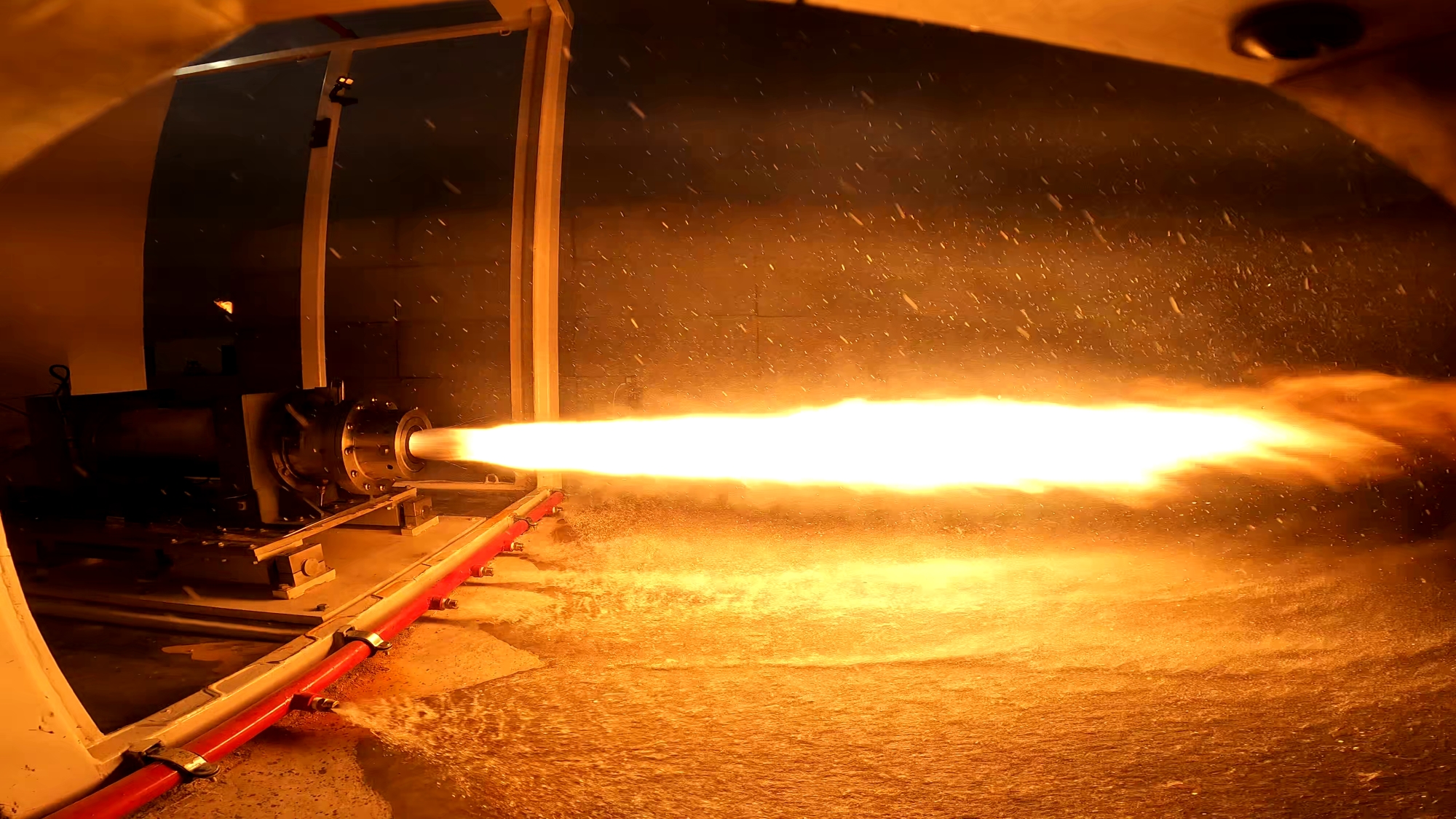 Hot-fire-Test des Firehawk-Antriebs – statischer Brennversuch zur Leistungsüberprüfung des additiv gefertigten Raketenantriebs.