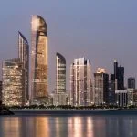 Die Golfstaaten, hier symbolisch die Hauptstadt der VAE Abu Dhabi, wurden nach dem Angriff der USA und Israels auf den Iran am 28. Februar 2026 von iranischen Raketen und bewaffneten Drohnen angegriffen.