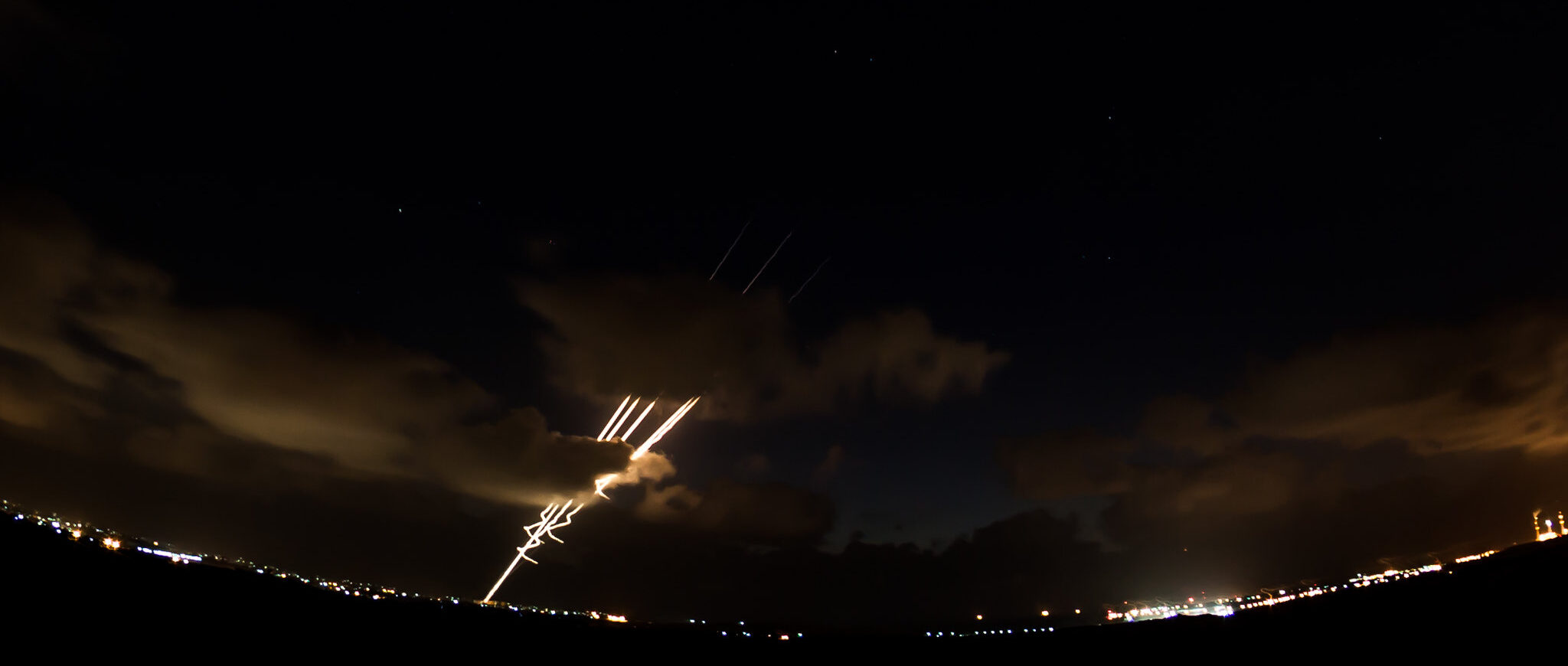Aus dem Gazastreifen auf Israel abgefeuerte Raketen der Hamas.