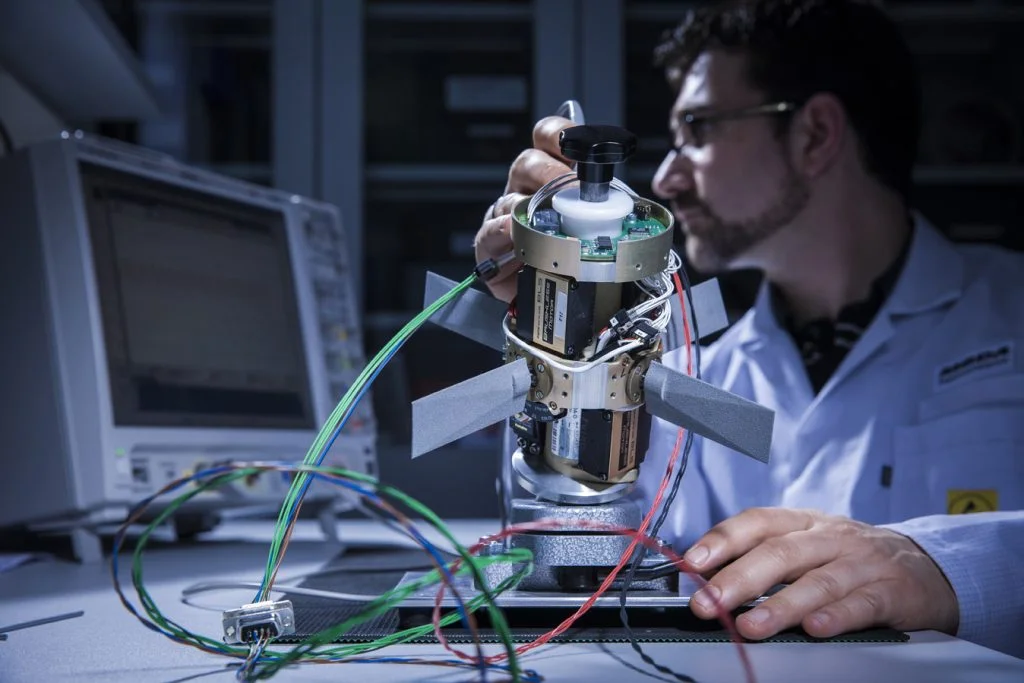 Munitionsknappheit: Lenkflugkörper und andere Munition benötigen ein hohes Maß an technologischer Expertise und besondere Materialien, um (wie hier bei MBDA) hergestellt zu werden. EIne schnelle Nachbeschaffung ist, wie der Krieg im Nahen Osten derzeit zeigt, nicht ohne Weiteres möglich.