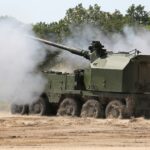 Bei den nächsten Radhaubitzen der Schweizer Armee handelt es sich um das 155mm Artillerie-Geschütz-Modul (AGM) auf dem 10x10-Trägerfahrzeug PIRANHA IV.