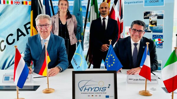 OCCAR-Direktor Joachim Sucker und Jean-René Gourion von MBDA unterzeichneten gestern die notwendigen Verträge zum Start der HYDIS²-Konzeptphase.