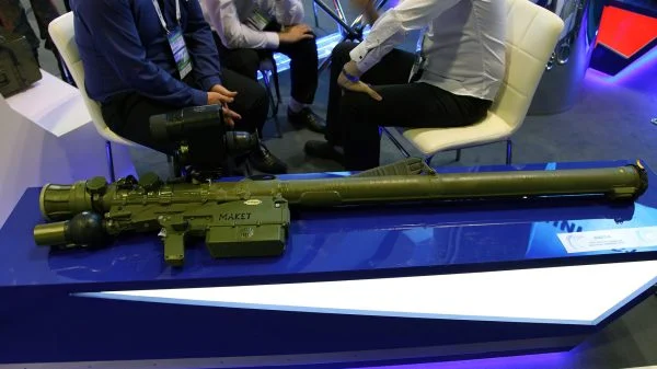 Das Werba (9K333) ist ein russisches tragbares Luftverteidigungssystem (MANPADS), das für den Einsatz gegen niedrig fliegende Flugzeuge, Hubschrauber, Drohnen und Marschflugkörper entwickelt wurde.