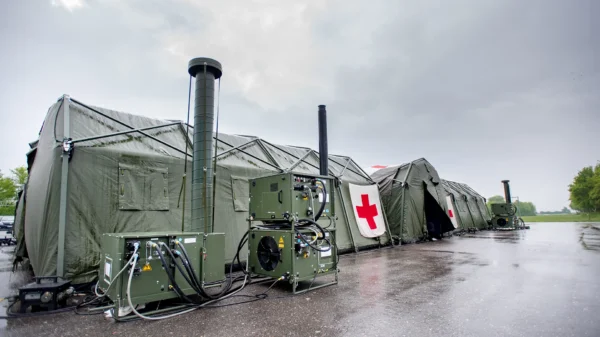 Das Luftlanderettungszentrum leicht verfügt unter anderem über eine Ambulanz, einen OP und intensivmedizinische Pflegekapazitäten.