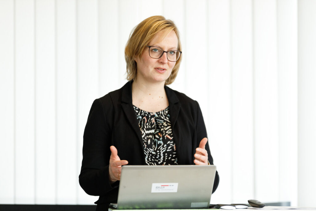 Geschäftsführerin Katrin Hahn verantwortet seit April 2020 als Chief Human Resources Officer (CHRO) den Personalbereich der BWI GmbH.
