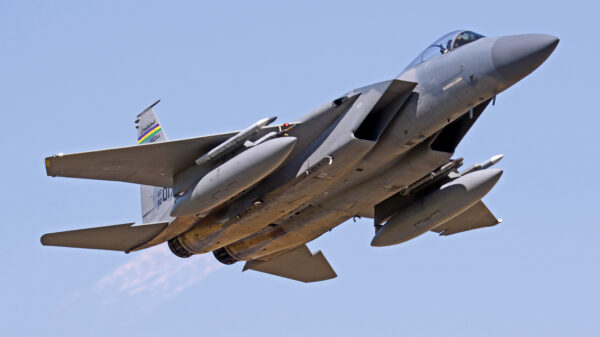 Eine amerikanische F-15 während AIR DEFENDER 23 bei Hohn.