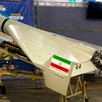 Die iranische Shahed-136B ist eine Variante der ursprünglichen Shahed-136-„Kamikaze“- beziehungsweise Loitering-Munition mit größerer Reichweite und höherer Nutzlast.