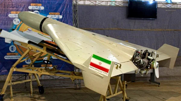 Die iranische Shahed-136B ist eine Variante der ursprünglichen Shahed-136-„Kamikaze“- beziehungsweise Loitering-Munition mit größerer Reichweite und höherer Nutzlast.