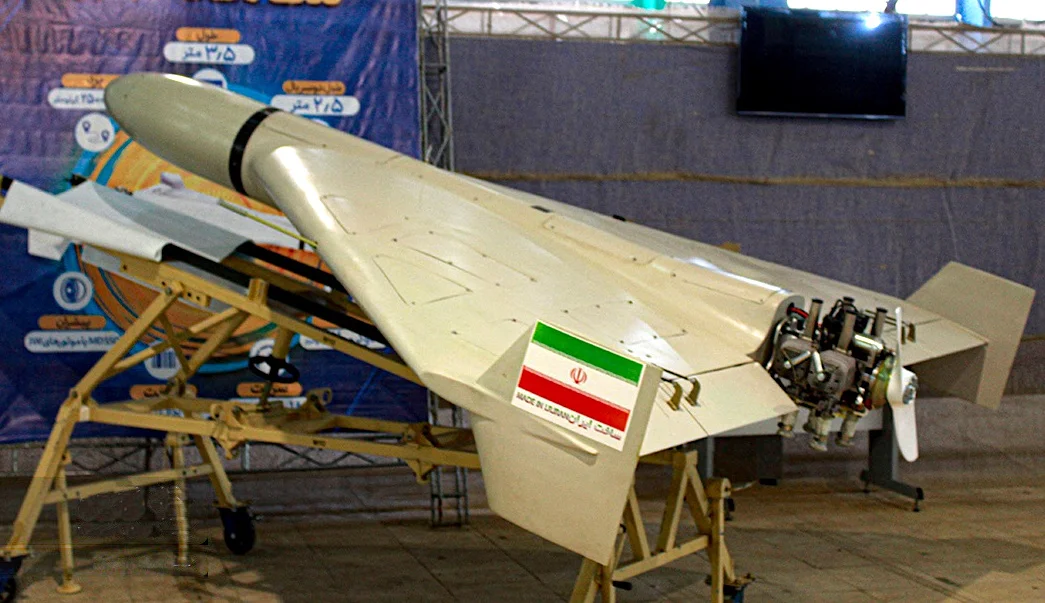 Die iranische Shahed-136B ist eine Variante der ursprünglichen Shahed-136-„Kamikaze“- beziehungsweise Loitering-Munition mit größerer Reichweite und höherer Nutzlast.