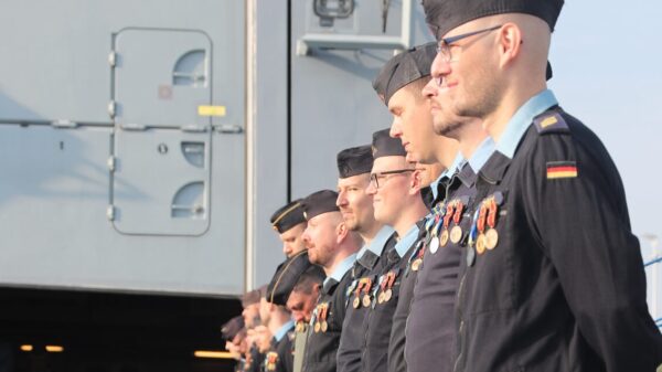 Für ihren Einsatz im Roten Meer wurde die gesamte Besatzung der Fregatte HESSEN mit der Gefechtsmedaille der Streitkräfte ausgezeichnet, wodurch erstmals eine komplette Bundeswehreinheit diese Auszeichnung erhielt. Die HESSEN war unter anderem von Drohnen der Huthi-Kampftruppen angegriffen worden.