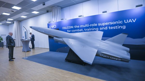 Der Falcon von UVAD und INTEC soll im kommenden Jahr als überschallschnelle Zieldarstellungsdrohne fliegen.