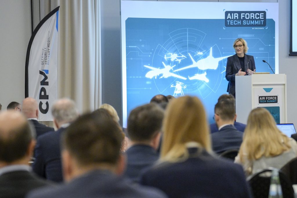 Hauptgeschäftsführerin des Bundesverbandes der Deutschen Luft- und Raumfahrtindustrie, Marie-Christine von Hahn, beim heute in Berlin begonnenen Air Force Tech Summit 2025.