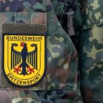 Nahaufnahme vom Patch Bundeswehr Spitzensport eines Soldaten.