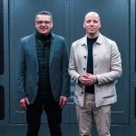 CA-1 Europa: HENSOLDT-CEO Oliver Dörre (links) gemeinsam mit Helsing-Mitgründer und Co-CEO Dr. Gundberd Scherf bei der Unterzeichnung des MoUs. Foto: HENSOLDT AG