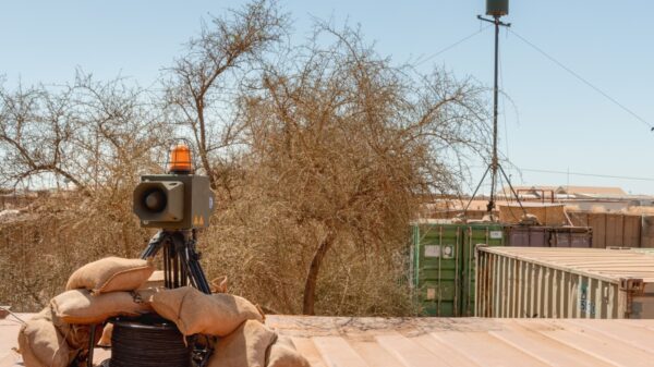 Das Alarmgerät gibt ein optisches und akustisches Signal, wenn Gefahr durch indirektes Feuer besteht. Das GA10 ist war bei der Bundeswehr bereits in Mali im Einsatz.