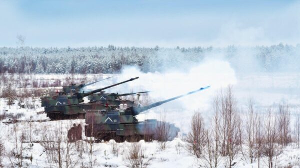 Zeitzünder: Panzerhaubitzen 2000 schießen scharf während einer Übung bei der Enhanced Forward Presence Battle Group in Rukla/Litauen.