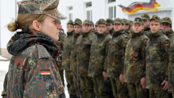 Ein Zug der letzten Wehrpflichtigen der Bundeswehr im Jahr 2011. Diese Strukturen müssen für den Fall der Landesverteidigung wieder aufgebaut werden.