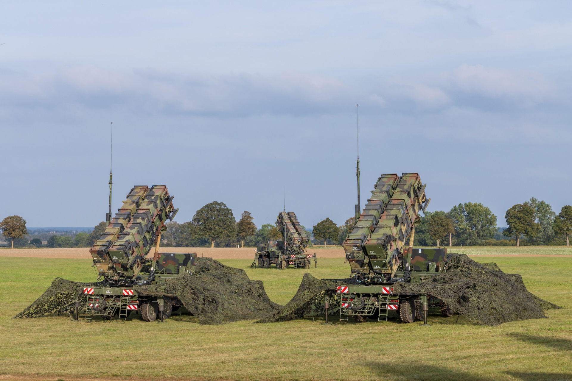 Der Ukraine-Krieg machte die Notwendigkeit einer wirksamen Luftverteidigung deutlich. Für den entsprechenden Mix an Systemen erhält die Bundeswehr nun vier weitere Patriot.
