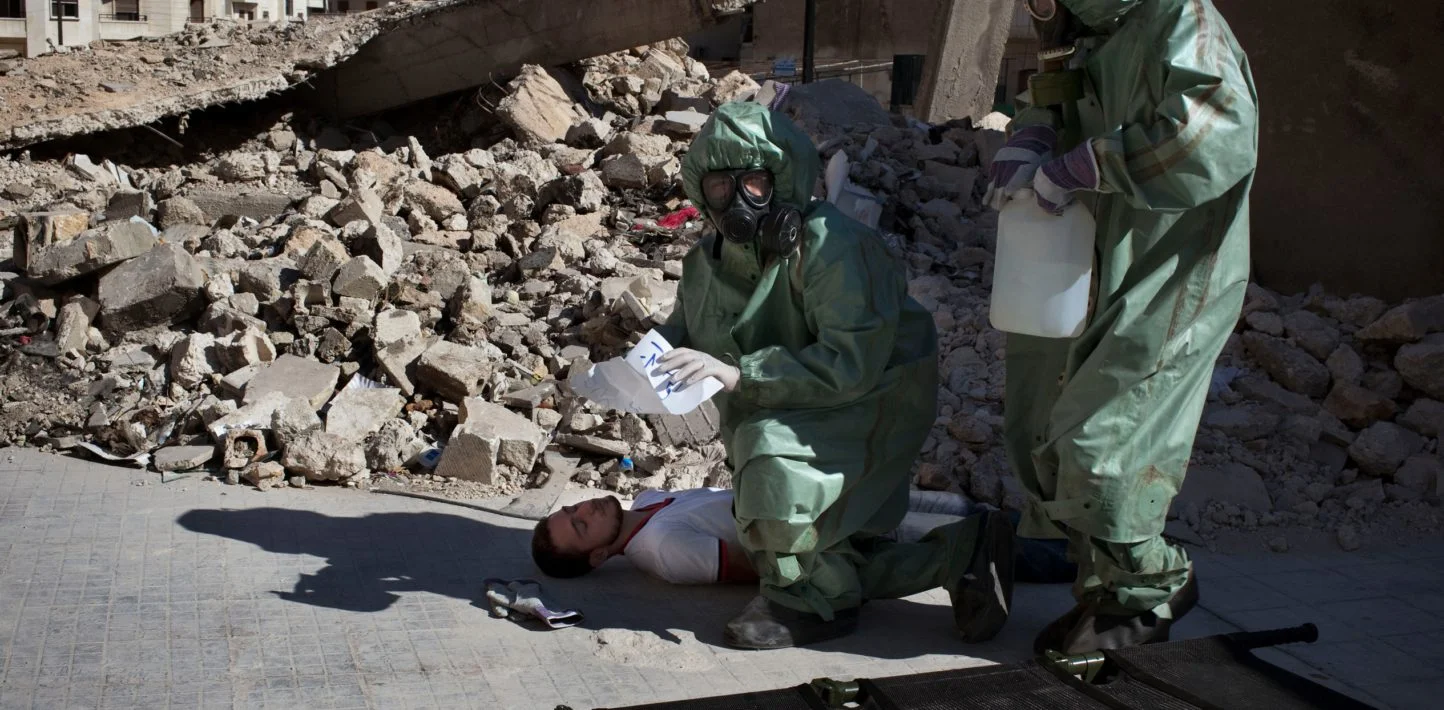 Nach dem Sturz von Bashar al-Assad im Dezember 2024 identifizierte die Organisation für das Verbot chemischer Waffen (OPCW) mehr als 100 Standorte in Syrien, die mit chemischen Waffen in Verbindung stehen.