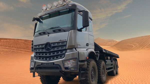 Mercedes-Benz Acros 4152 8x8 bei der diesjährigen Defence Trucks Experience.