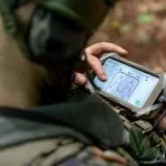 Rettungskette:_ Die gesprochenen Informationen werden automatisiert in die medizinische Standarddokumentation übertragen. Foto: Bundeswehr / Patrick Grüterich