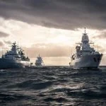 Drei Schiffe der deutschen Marine während der Übung am Polarkreis.