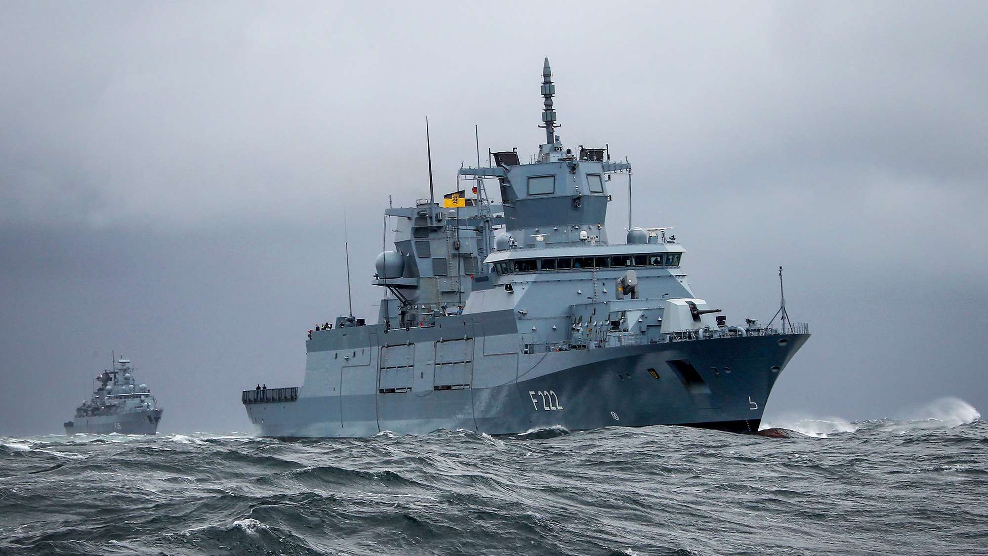 Die Fregatte „Baden-Württemberg“ bei einer vergangenen Erprobungsfahrt mit dem TRS-4D-Radar von HENSOLDT.