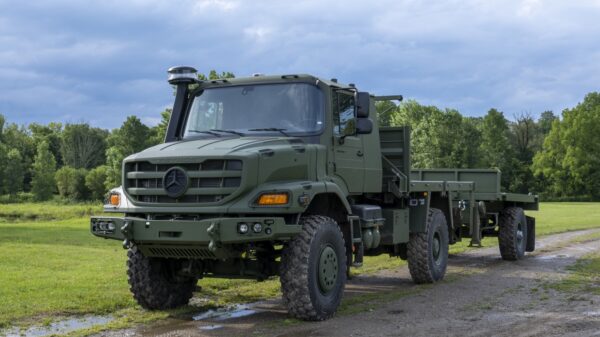 Allianz für militärische Logistik – Daimler Truck & GDLS - Mercedes-Benz Zetros aus dem Großauftrag für die Canadian Armed Forces.