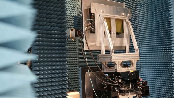 Der Sensorspezialist HENSOLDT hat eine langfristige Liefervereinbarung mit United Monolithic Semiconductors (UMS) unterzeichnet. Die GaN-Halbleiter sollen insbesondere in der Spexer-Radarfamilie (Bild) verbaut werden.