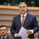 Ungarns Ministerpräsident Viktor Orbán im EU-Parlament stimmt dem Sonderpaket für die Ukraine in Höhe von 50 Mrd. Euro zu. (Archivbild)