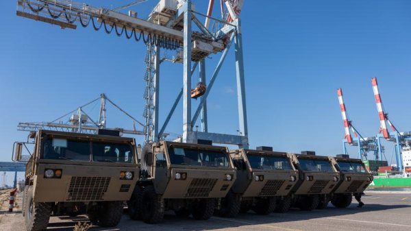 Israel füllt seine Waffenvorräte weiter auf.