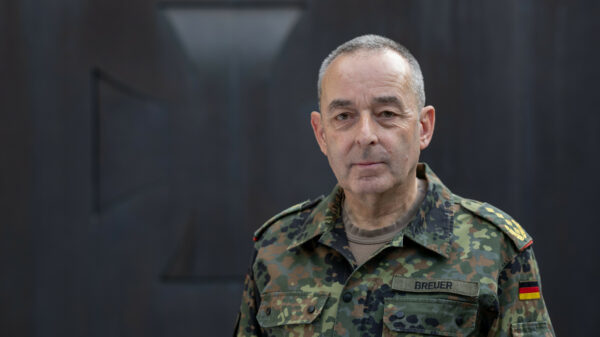 „Für unsere Zusagen gegenüber der NATO und die Umsetzung des OPLAN Deutschland benötigen wir insgesamt etwa 460.000 Soldatinnen und Soldaten“, sagt General Carsten Breuer, Generalinspekteur der Bundeswehr.