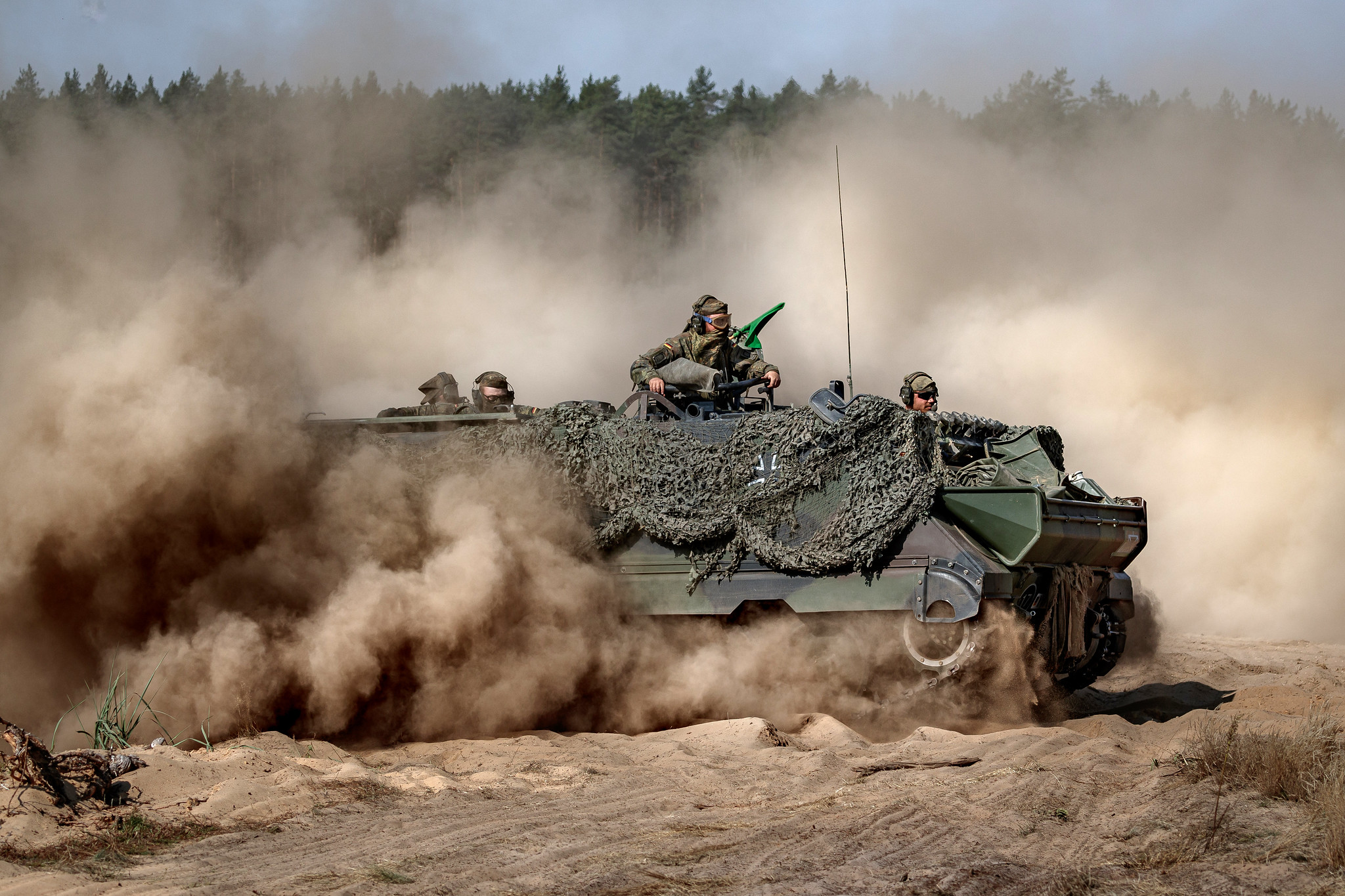 Im vergangenen Jahr waren es Soldatinnen und Soldaten des Jägerbataillons 91, die an der Übung Grand Eagle in Litauen teilnahmen. Hier im Bild: Fahrt mit dem M113 Panzermörser 120 mm auf dem Truppenübungsplatz Pabrade.