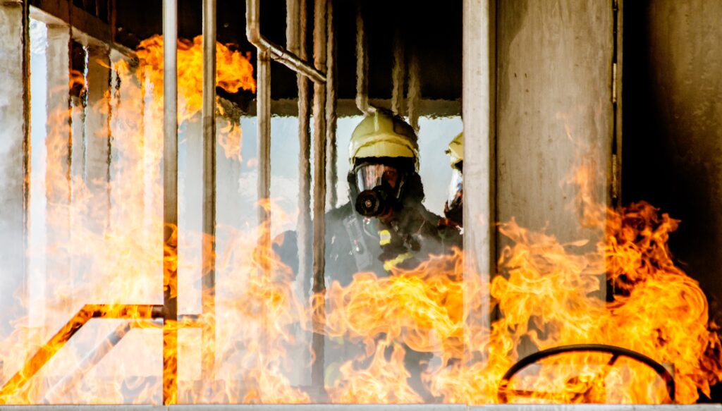 Ausbildungen im Brandschutz gehören auch zum Portfolio der Schule ABC-Abwehr und Gesetzliche Schutzaufgaben. Foto: Bundeswehr / FMZ / SABCAbw / GSAufg