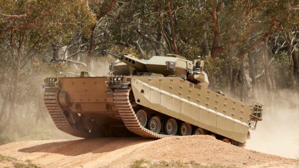 Die australischen Redback Schützenpanzer von Hanwha Defence werden die PASEO Joint Fires-Lösung von Safran erhalten.