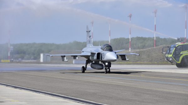 Im ungarischen Kecskemét starten und landen ab sofort zwei neue Gripen von Saab.
