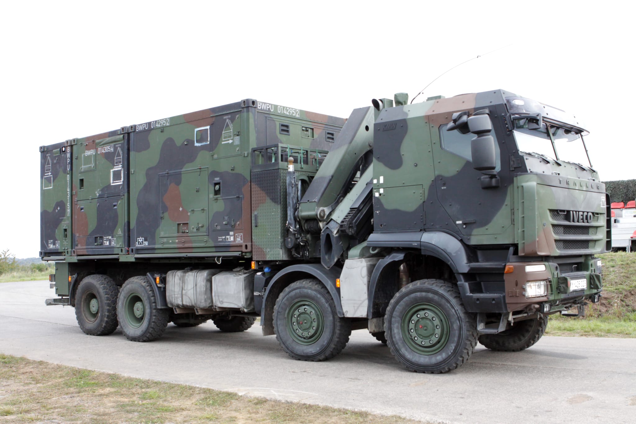 Der TEP 90 bietet mit seiner geschützten Fahrerkabine und dem modularen Aufbau eine überaus flexible und mobile Dekontamination im Rahmen der ABC-Abwehr.
