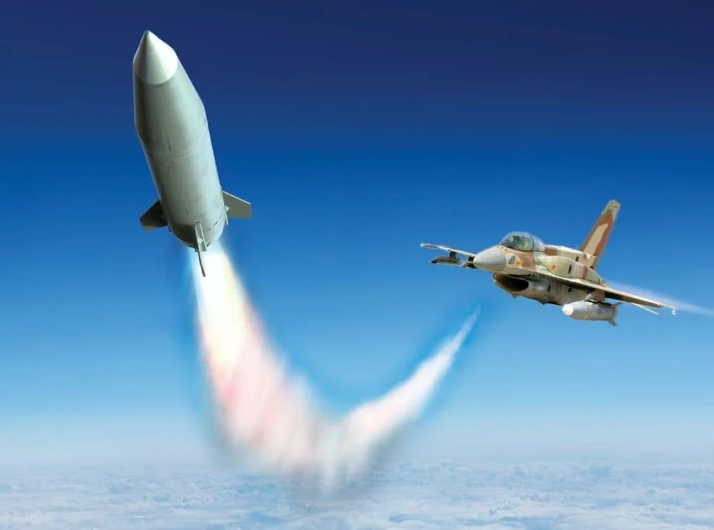 Die israelische Luftwaffe (IAF) setzt verschiedene Arten von luftgestützten ballistischen Raketen ein, darunter auch die Air LORA von IAI.