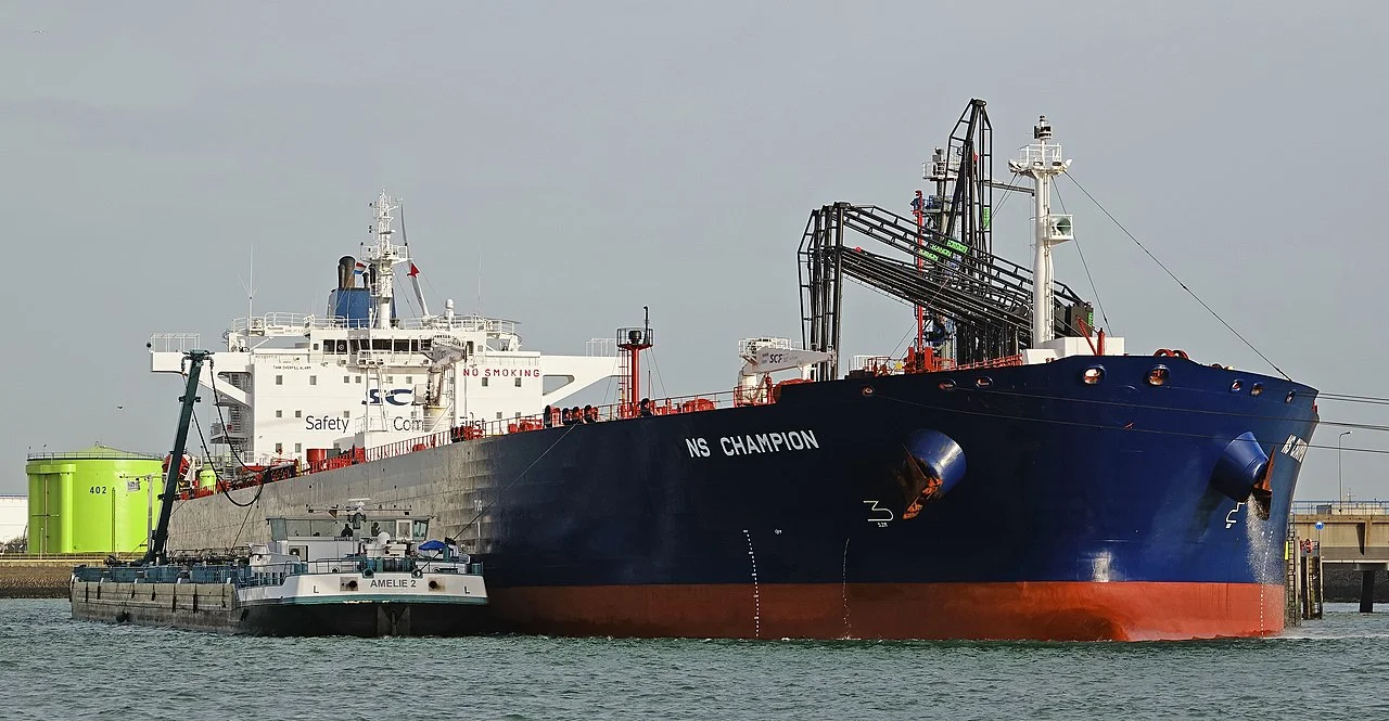Berichten zufolge gehört auch der Tanker Ns Champion zur russischen Schattenflotte.