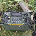 Funkgeräte: AN:PRC-160(V)DE-1 Wideband HF:VHF Manpack (Tornistergerät) der Firma L3Harris.