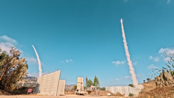 Das Luftverteidigungssystem Arrow während des Krieges gegen den Iran. Israel hat seine Verteidigungslinien ständig weiterentwickelt und angesichts der Zunahme an Drohnen auf dem Gefechtsfeld besitzt die Fähigkeit zum Spectrum Warfare eine steigende Bedeutung.