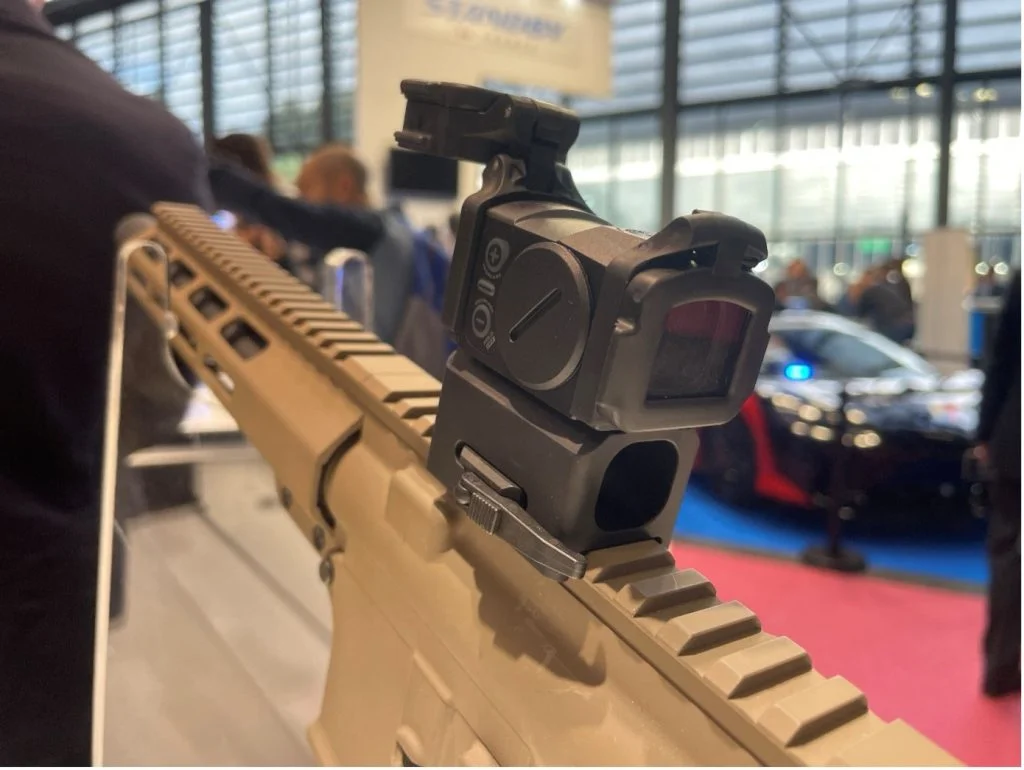 Bei der C-UAV Variante des ACRO von Aimpoint wurde lediglich die Größe des Rotpunktes angepasst.