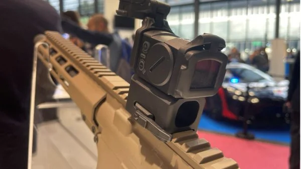 Bei der C-UAV Variante des ACRO von Aimpoint wurde lediglich die Größe des Rotpunktes angepasst.