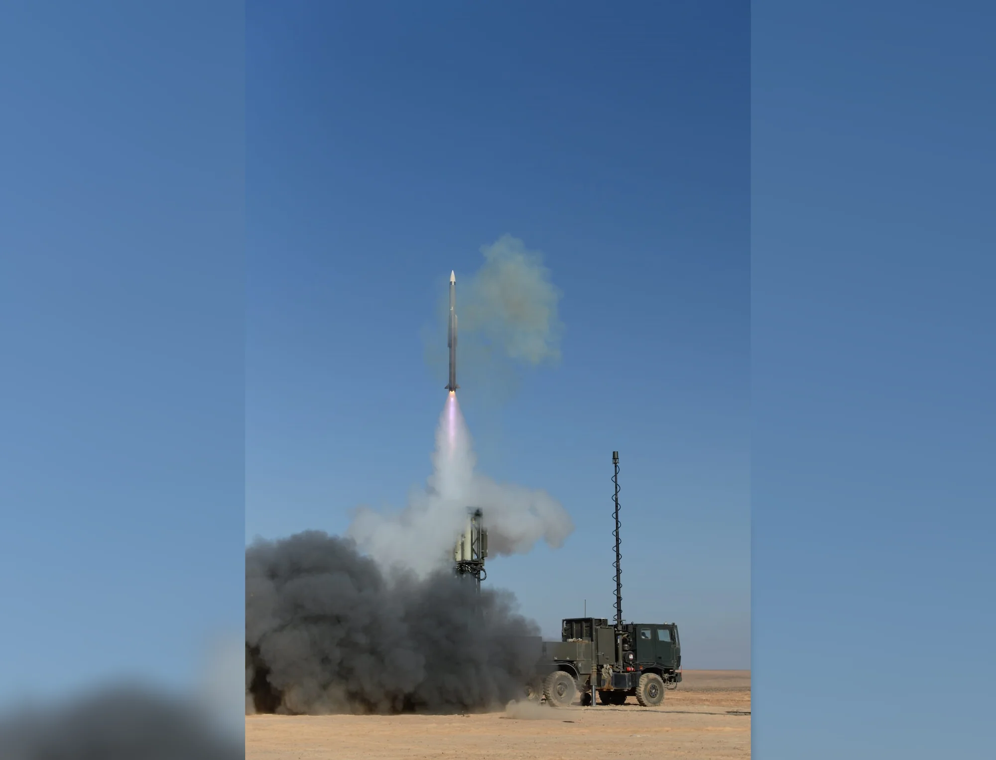 Das Barak MX bietet mehrschichtigen Schutz gegen Drohnen, Flugzeuge, Marschflugkörper und ballistische Bedrohungen in einer Reichweite von bis zu 150 km.