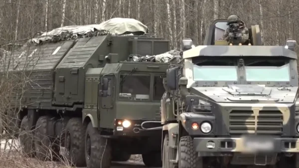 Screenshot aus einem Video des Pressedienstes des russischen Verteidigungsministeriums soll ein russisches Oreschnik-Raketensystem während einer Übung an einem unbekannten Ort in Belarus zeigen.