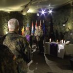 Soldatinnen und Soldaten der Bundeswehr feiern gemeinsam Gottesdienst an Weihnachten in Rukla/Litauen.