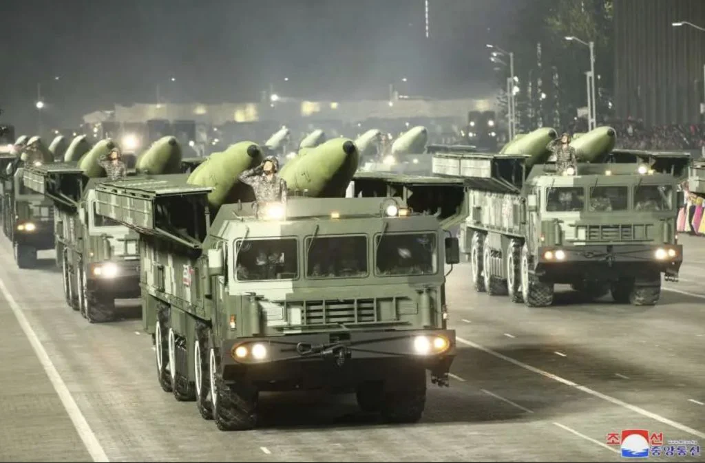Iran: KN-23 auf einer Militärparade in Nordkorea.
