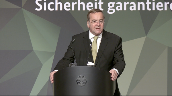 Bundesminister der Verteidigung Boris Pistorius spricht auf der Bundeswehrtagung 2025.