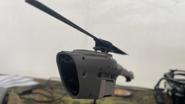 Die neuste Generation der Teledyne FLIR Nano-Drohne Black Hornet 4 auf den Teuto Defence Germany Behördentagen und Live Fire Days 2024.